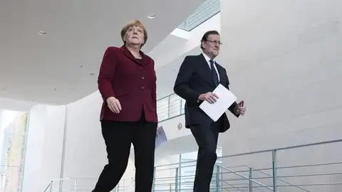 Rajoy pide ante Obama y otros líderes europeos apoyo a África frente a la inmigración ilegal Rajoy pide ante Obama y otros líderes europeos apoyo a África frente a la inmigración ilegal