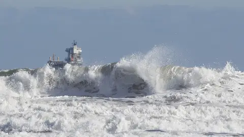 Olas de más de ocho metros en el Cantábrico Olas de más de ocho metros en el Cantábrico