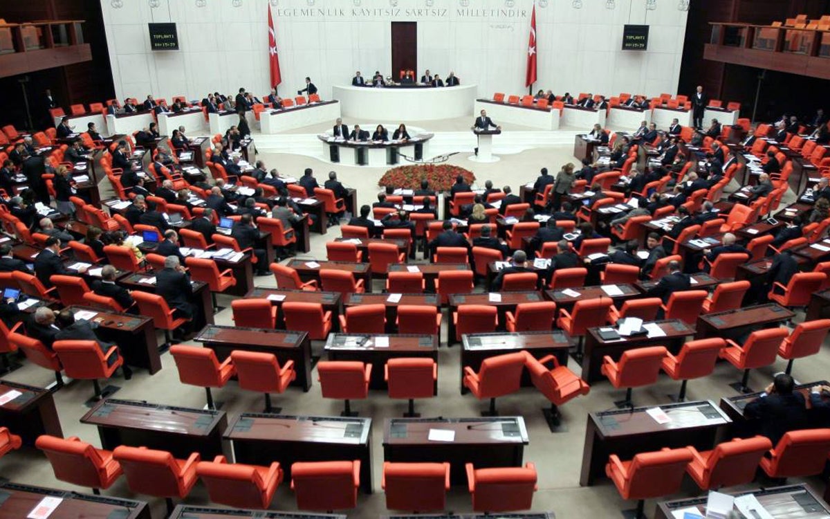 Turquía prolonga el estado de excepción tres meses más Turquía prolonga el estado de excepción tres meses más
