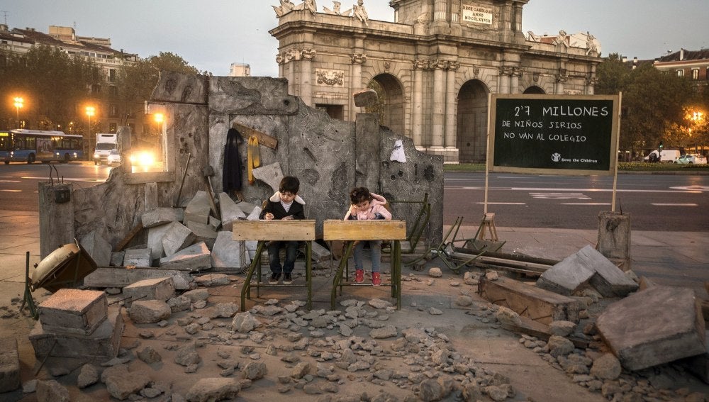 Una escuela de Siria, recreada en la Puerta de Alcalá