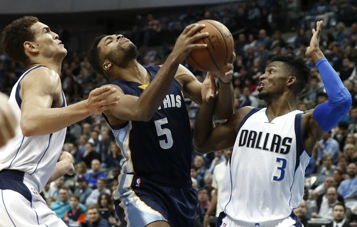 Parsons lleva a los Grizzlies a la victoria ante los Mavericks Parsons lleva a los Grizzlies a la victoria ante los Mavericks