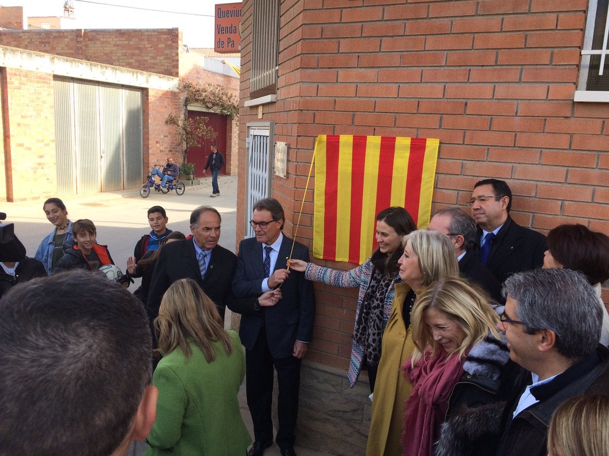Artur Mas inaugura una calle sin salida para homenajear la consulta del 9N Artur Mas inaugura una calle sin salida para homenajear la consulta del 9N