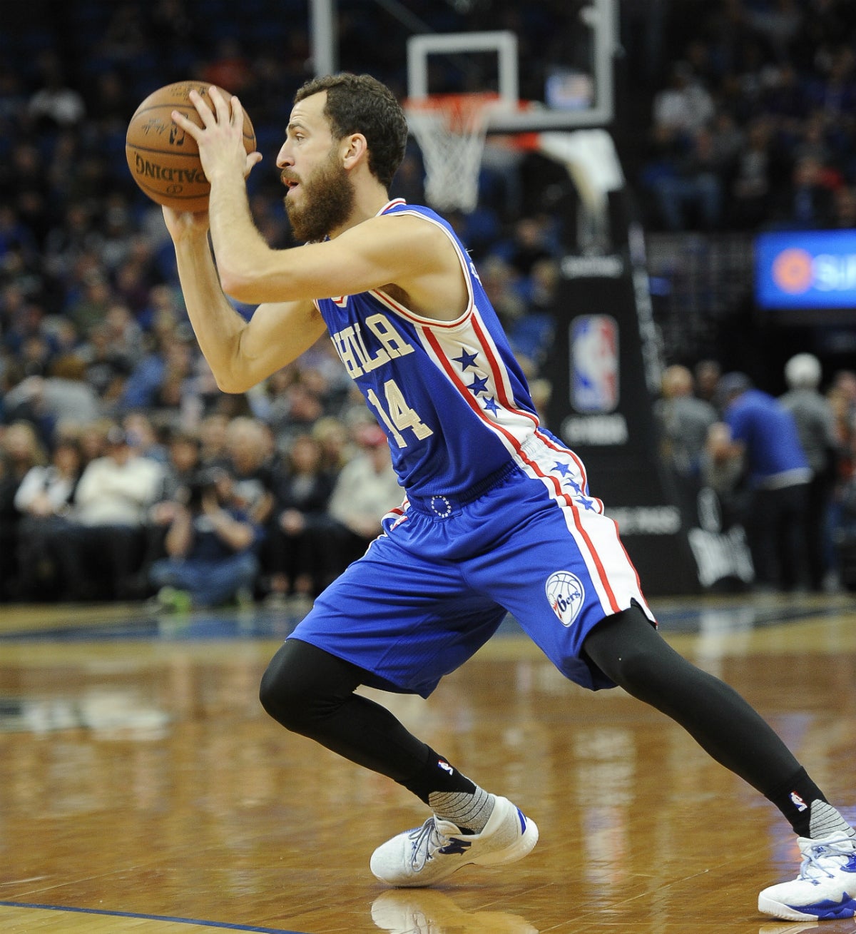 Los Sixers pierden ante los Suns a pesar de Embiid y Sergio Rodríguez Los Sixers pierden ante los Suns a pesar de Embiid y Sergio Rodríguez