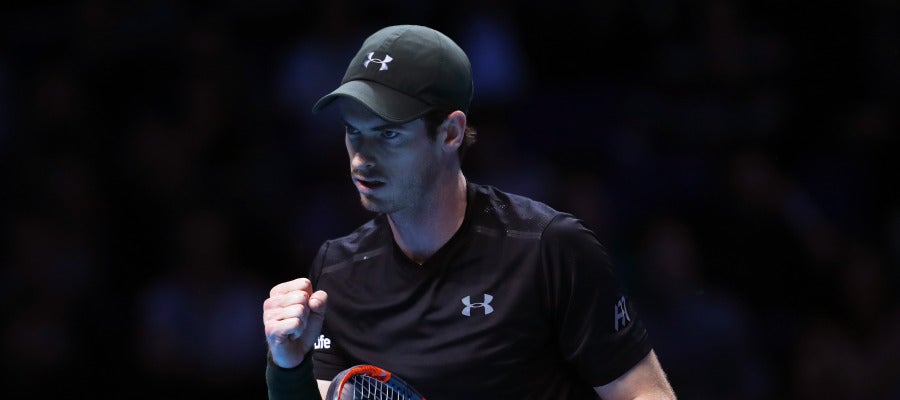 Andy Murray celebra un punto ante Novak Djokovic en la final de la Copa Masters Andy Murray celebra un punto ante Novak Djokovic en la final de la Copa Masters