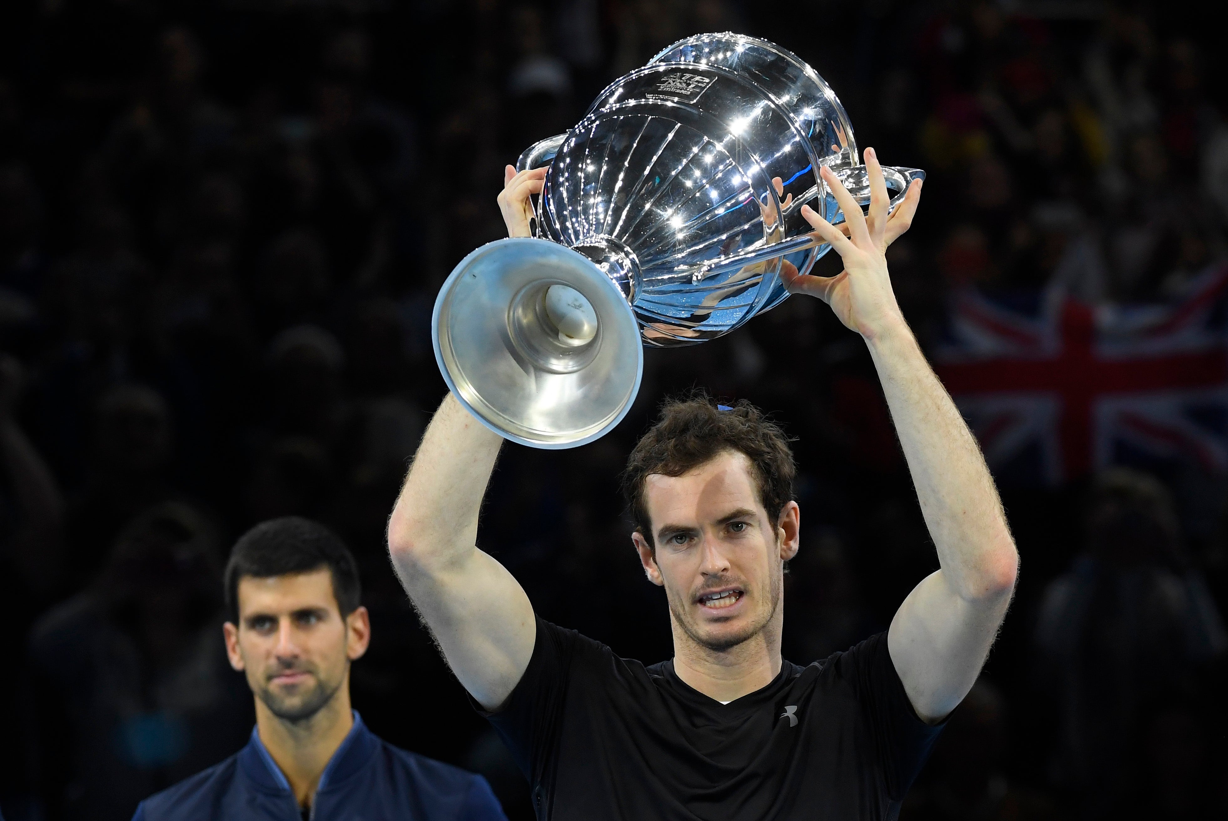 Murray gana su primera Copa de Maestros ante Djokovic y cierra el año como número 1 Murray gana su primera Copa de Maestros ante Djokovic y cierra el año como número 1