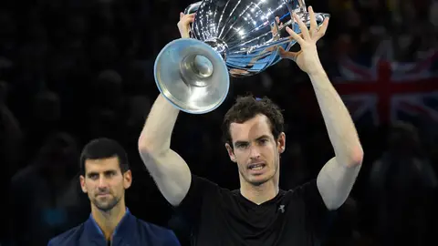 Andy Murray levanta la Copa Masters ante Djokovic Andy Murray levanta la Copa Masters ante Djokovic