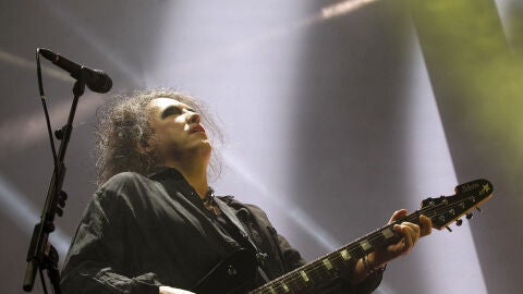 El cantante de The Cure, Robert Smith, durante el concierto 