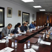 El diputado de Promoción Económica, Salvador Aguilella, se ha reunido con representantes de 15 ayuntamientos del área cerámica.