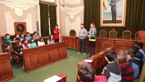 Los escolares tienen la oportunidad, durante el año, de conocer de cerca la actividad municipal. SALON PLENOS CASTELLON