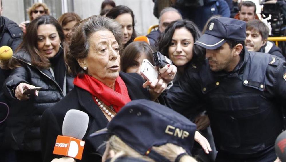 Rita Barberá a la salida del Tribunal Supremo