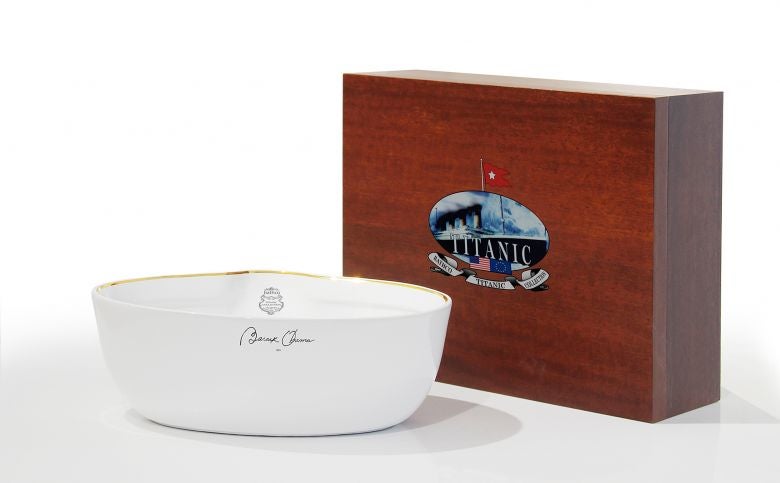 Un madrielño ofrece 19.000€ por la réplica de lavabo del Titanic firmada por Obama Un madrielño ofrece 19.000€ por la réplica de lavabo del Titanic firmada por Obama