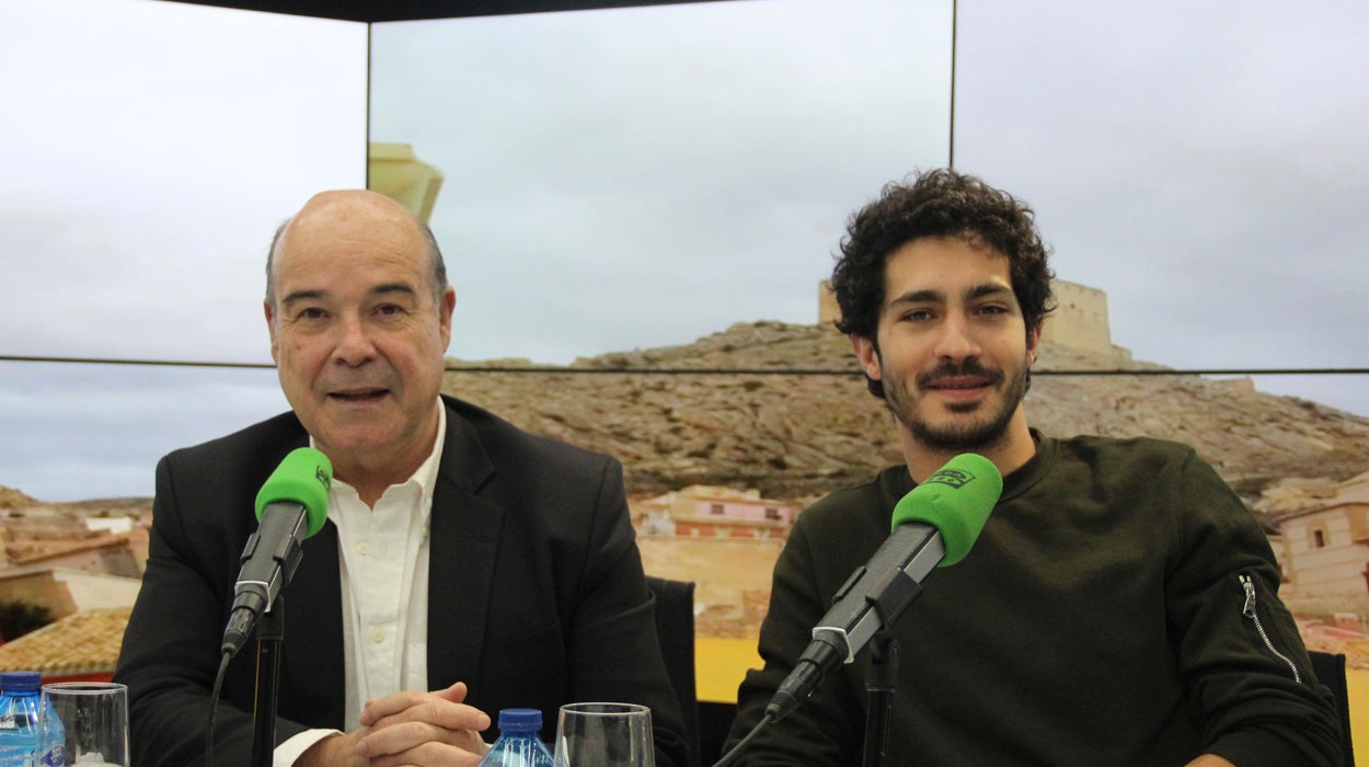 Antonio Resines y Chino Darín: "Nos lo pasamos muy bien rodando 'La reina de España'" Antonio Resines y Chino Darín: "Nos lo pasamos muy bien rodando 'La reina de España'"