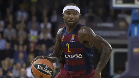 Rice controlando la bola Rice controlando la bola