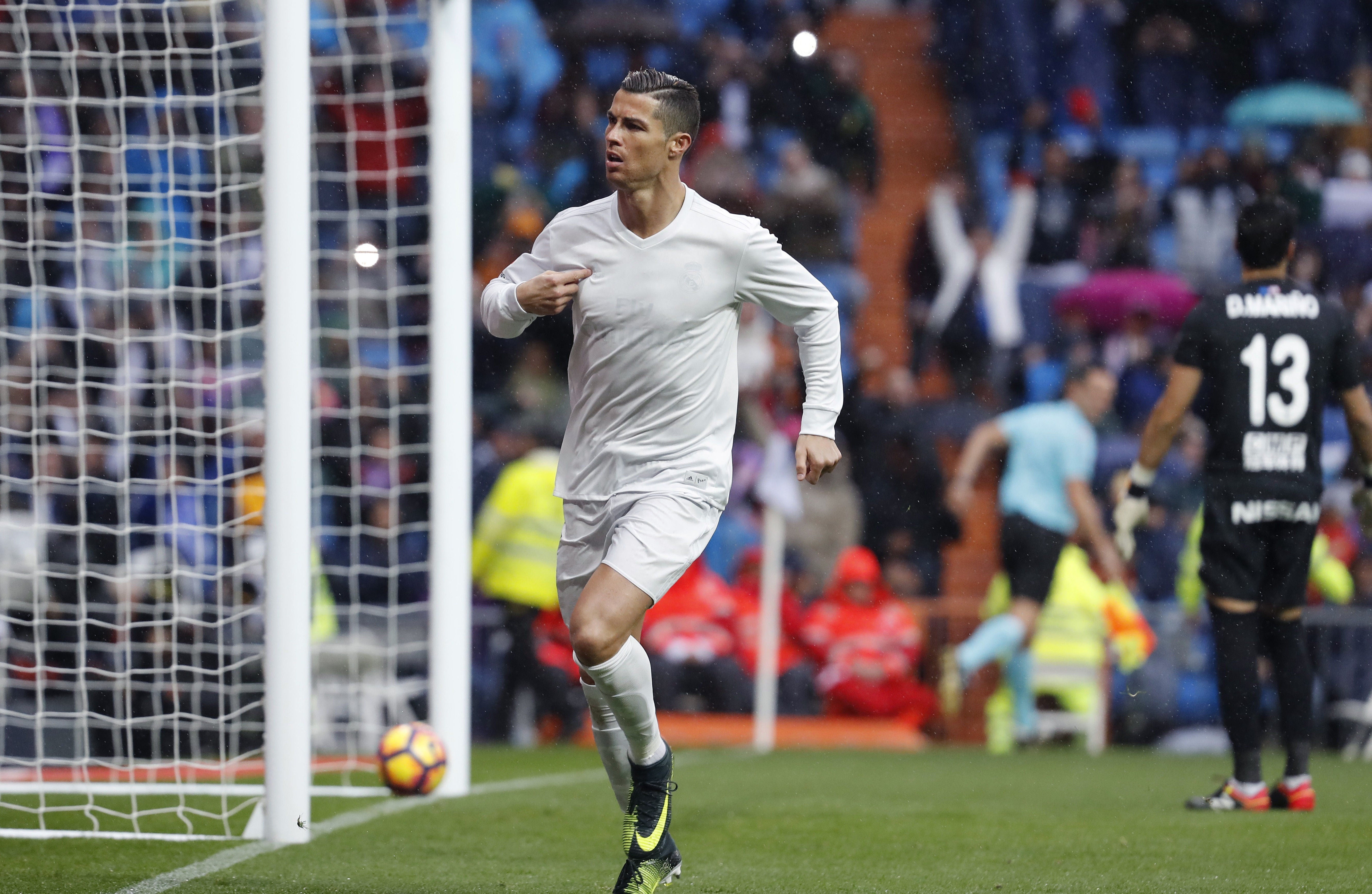 Cristiano Ronaldo, elegido mejor jugador del año en los Globe Soccer Awards Cristiano Ronaldo, elegido mejor jugador del año en los Globe Soccer Awards