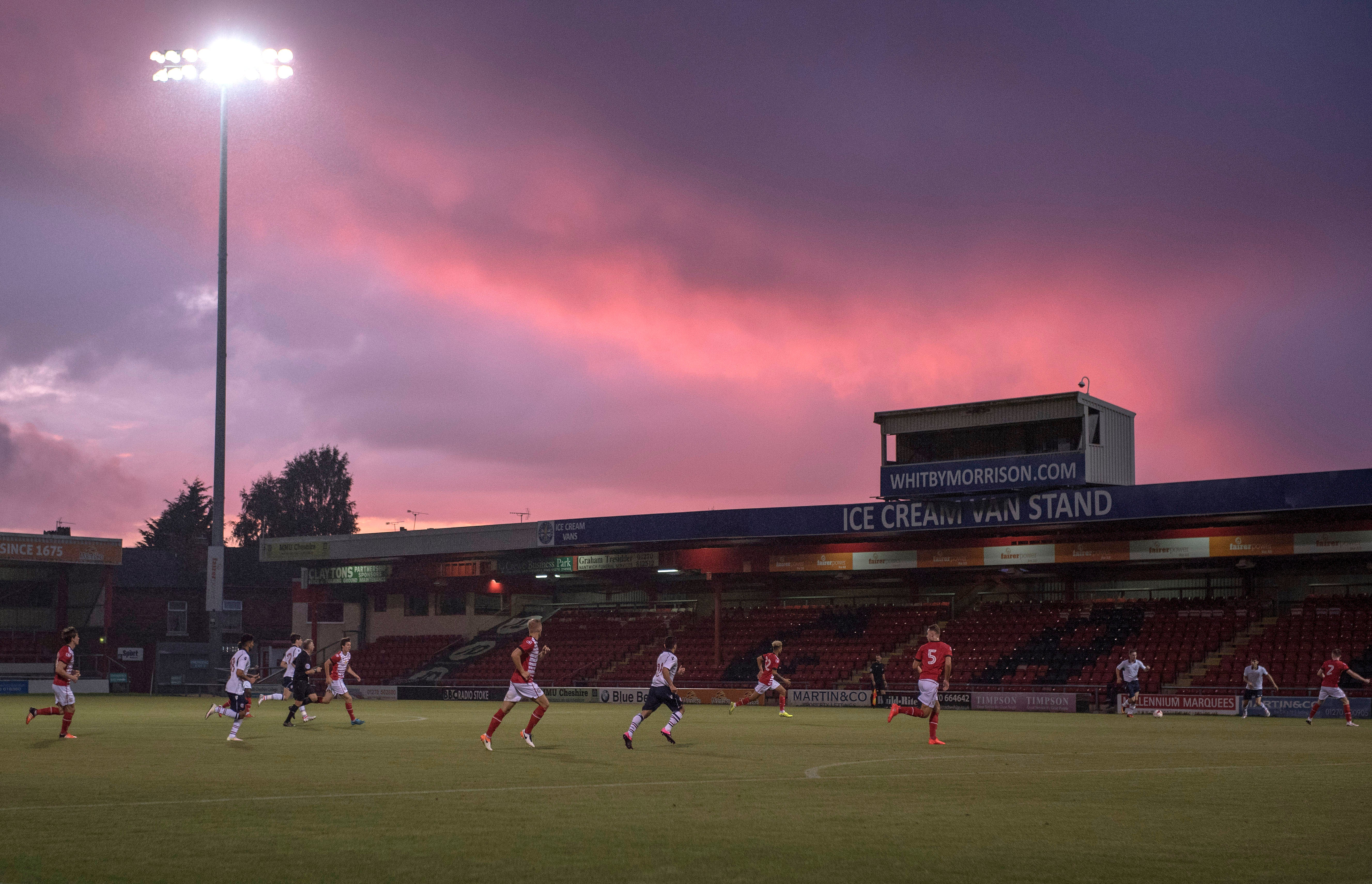 El Crewe Alexandra abre una investigación por las supuestas violaciones a jóvenes jugadores El Crewe Alexandra abre una investigación por las supuestas violaciones a jóvenes jugadores