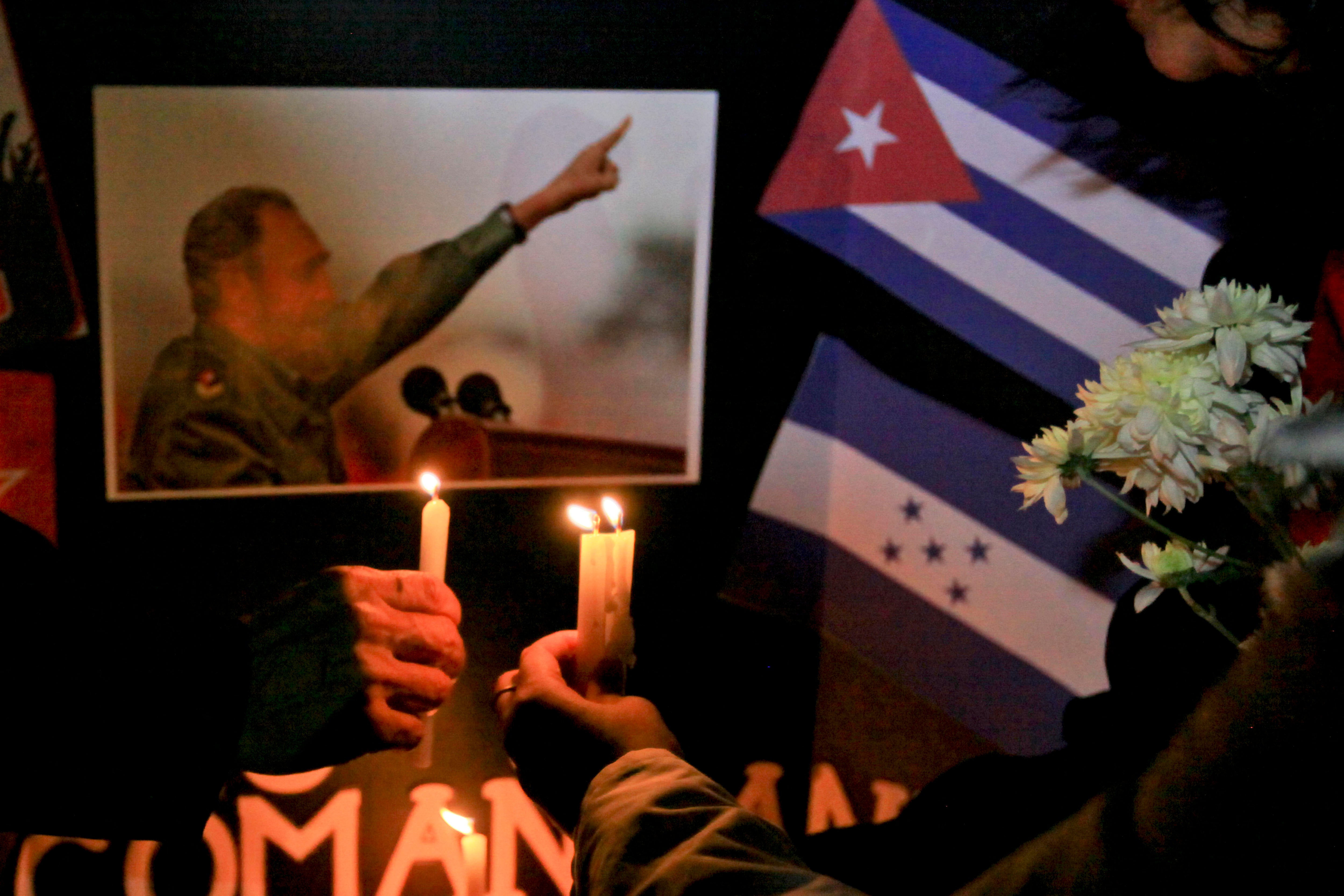 Nueve días de luto oficial y un desfile de 900 kilómetros para honrar la memoria de Castro Nueve días de luto oficial y un desfile de 900 kilómetros para honrar la memoria de Castro