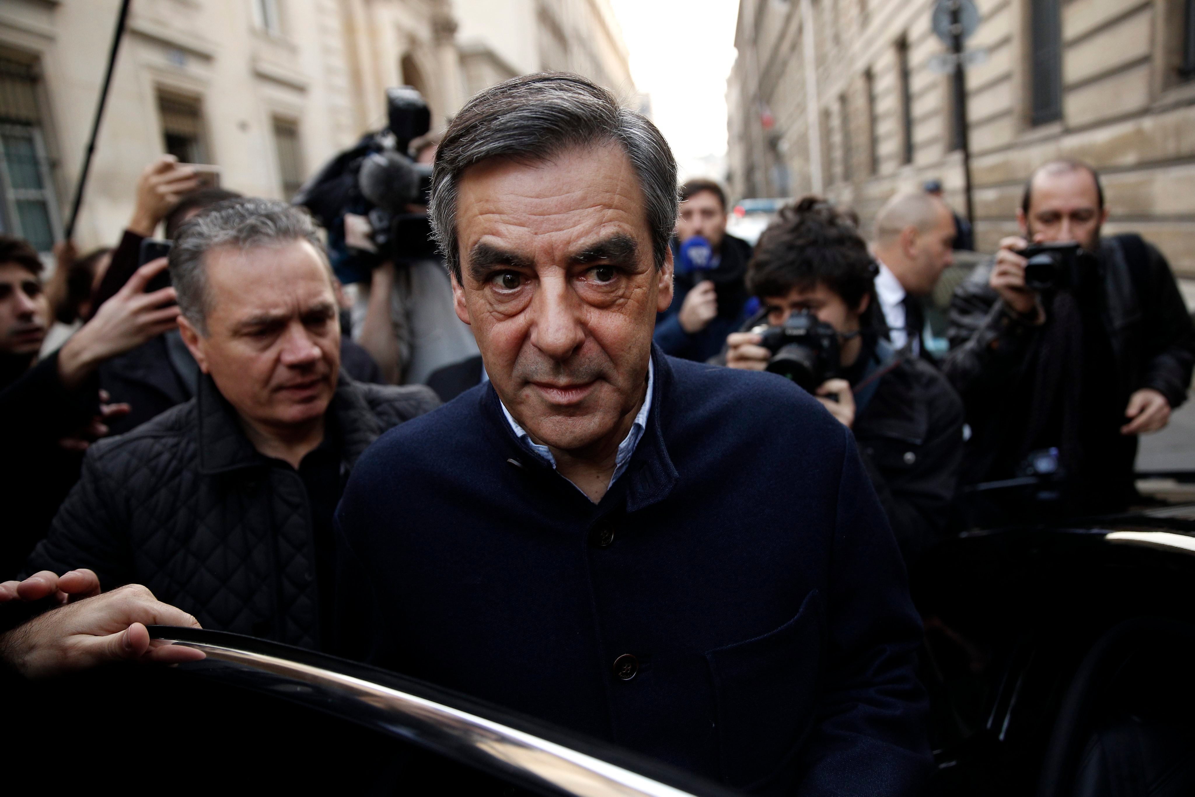 Amón indulta a François Fillon por su insólito anonimato hasta antes de las primarias Amón indulta a François Fillon por su insólito anonimato hasta antes de las primarias