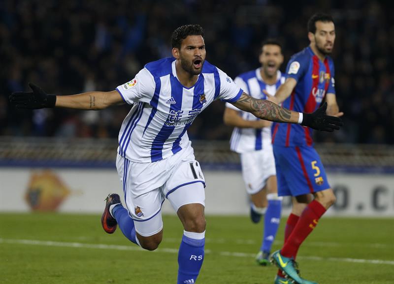 El Barcelona se aleja seis puntos del Real Madrid a una semana del Clásico El Barcelona se aleja seis puntos del Real Madrid a una semana del Clásico