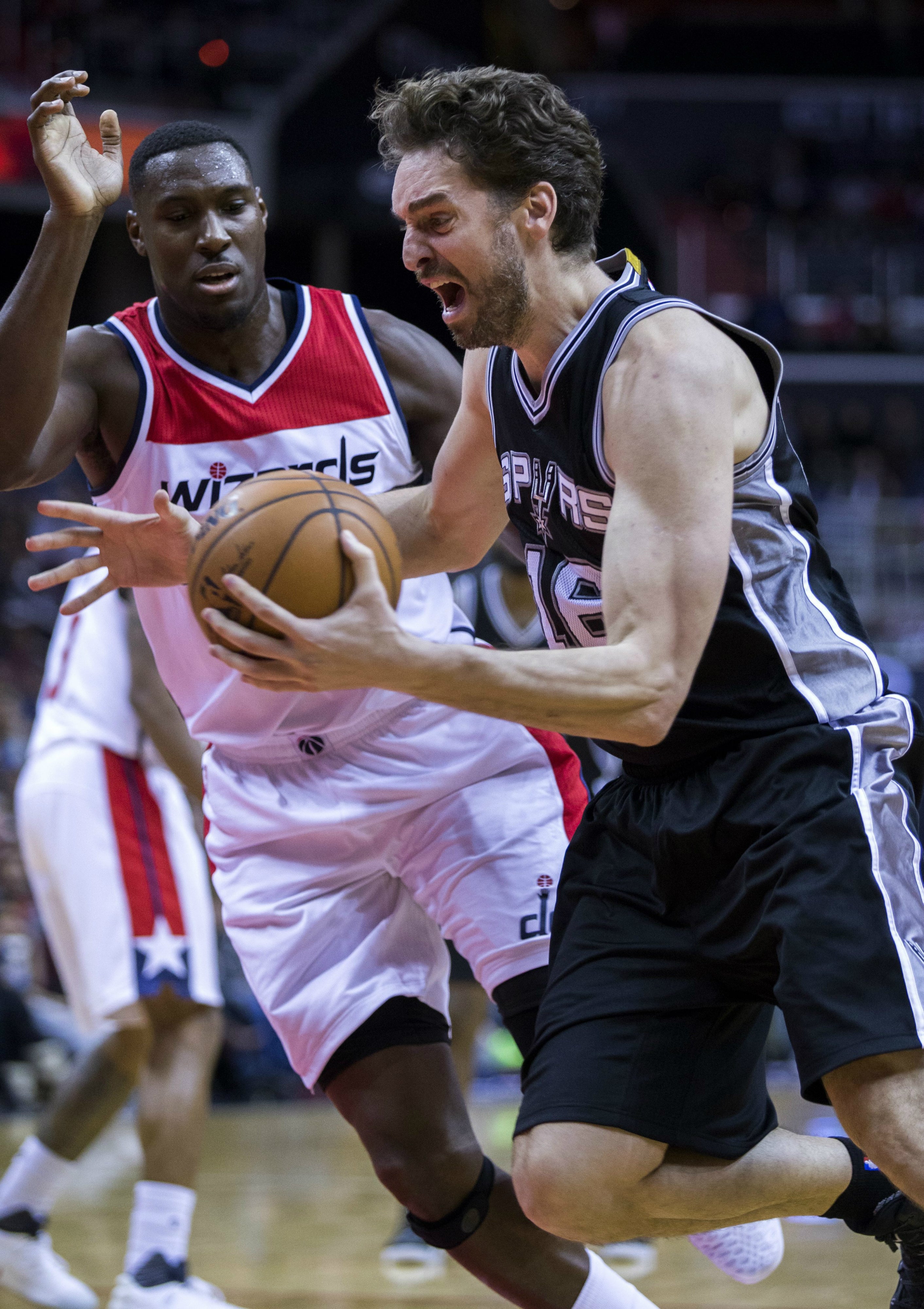 San Antonio Spurs sigue imparable y derrota a los Wizards con un gran Aldridge San Antonio Spurs sigue imparable y derrota a los Wizards con un gran Aldridge