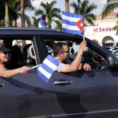 Cubanos exiliados en Miami celebran la muerte de Fidel Castro