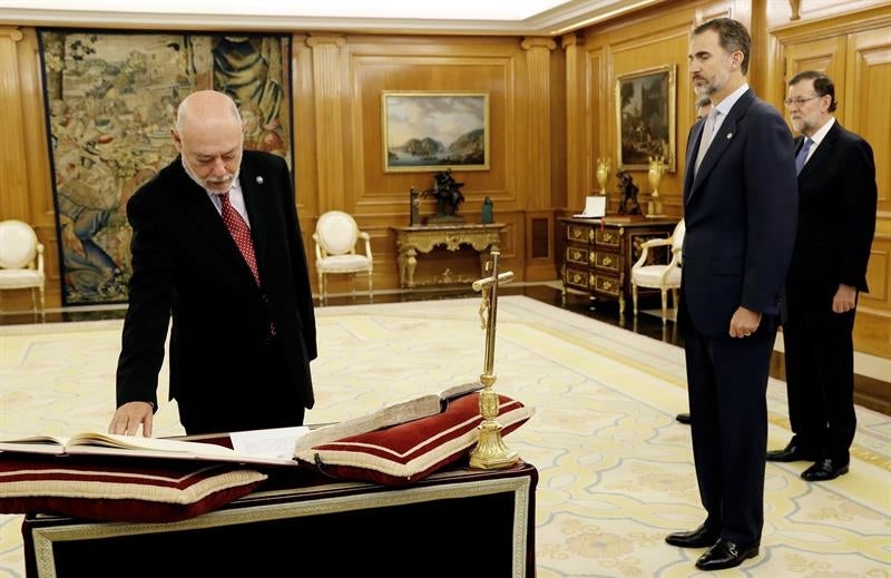 José Manuel Maza promete ante el Rey su cargo como nuevo fiscal general del Estado José Manuel Maza promete ante el Rey su cargo como nuevo fiscal general del Estado