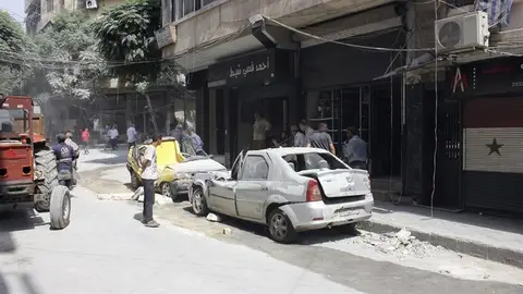 Vista de los daños causados por el lanzamiento de un cohete en varios puntos del norte de Alepo, Siria Vista de los daños causados por el lanzamiento de un cohete en varios puntos del norte de Alepo, Siria