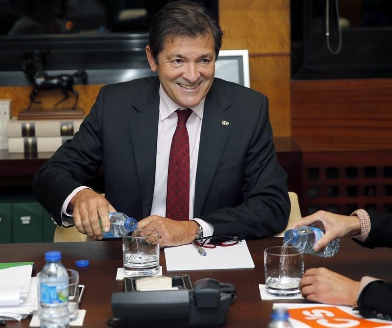 El PSOE mantiene su apuesta por iniciar el trabajo de la reforma de la Constitución El PSOE mantiene su apuesta por iniciar el trabajo de la reforma de la Constitución