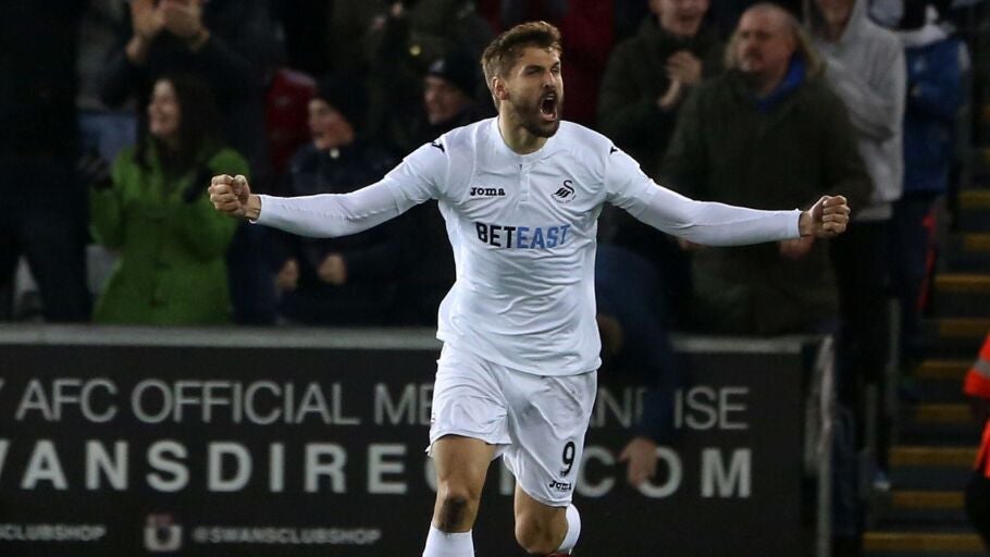 Fernando Llorente, en un partido con el Swansea.