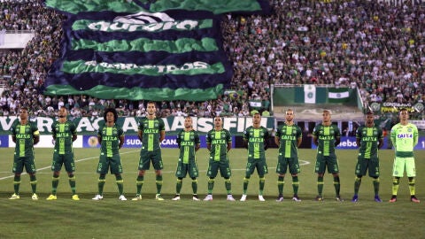 El Chapecoense tuvo que cambiar a &uacute;ltima hora sus planes de vuelo por una decisi&oacute;n de la autoridad brasile&ntilde;a