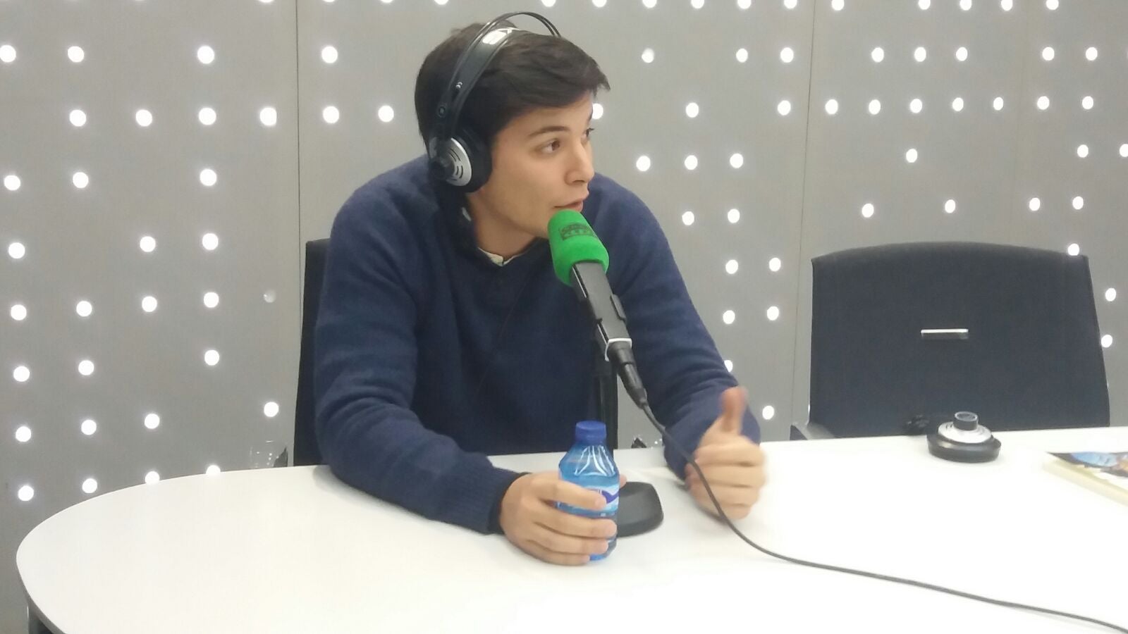 Guillermo Fernández Martínez: "Mi libro no es para mejorar la imagen de mi padre, es para humanizar la política" Guillermo Fernández Martínez: "Mi libro no es para mejorar la imagen de mi padre, es para humanizar la política"