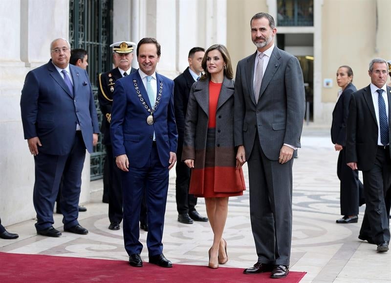 El Rey Felipe VI ensalza Lisboa como punto de encuentro de continentes y culturas El Rey Felipe VI ensalza Lisboa como punto de encuentro de continentes y culturas
