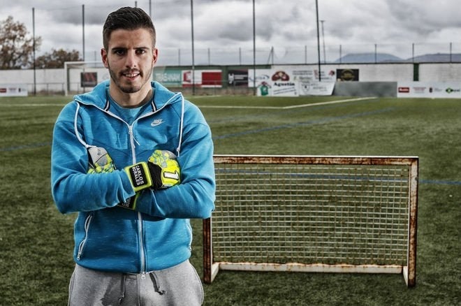 Carlos Morales, rojiblanco cedido en el Guijuelo: "Quiero demostrar al Atlético que he crecido como portero" Carlos Morales, rojiblanco cedido en el Guijuelo: "Quiero demostrar al Atlético que he crecido como portero"