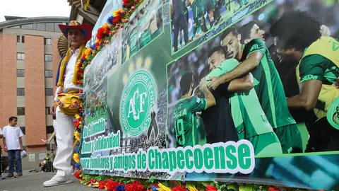 Cartel en homenaje al Chapecoense Cartel en homenaje al Chapecoense