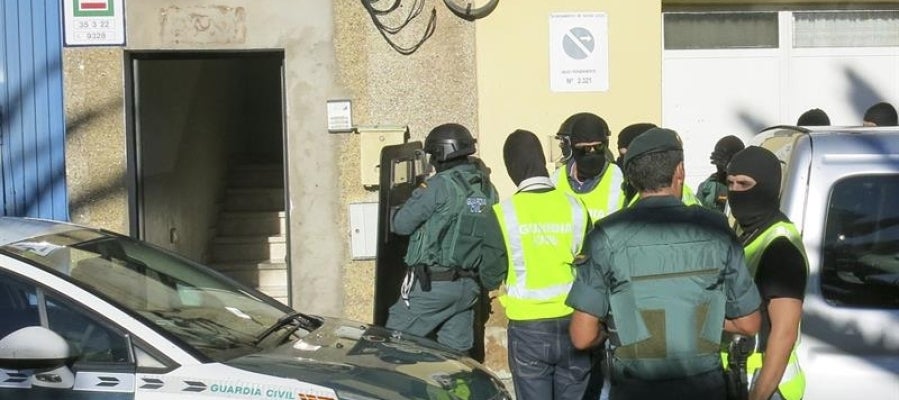 Agentes de la Guardia Civil Agentes de la Guardia Civil