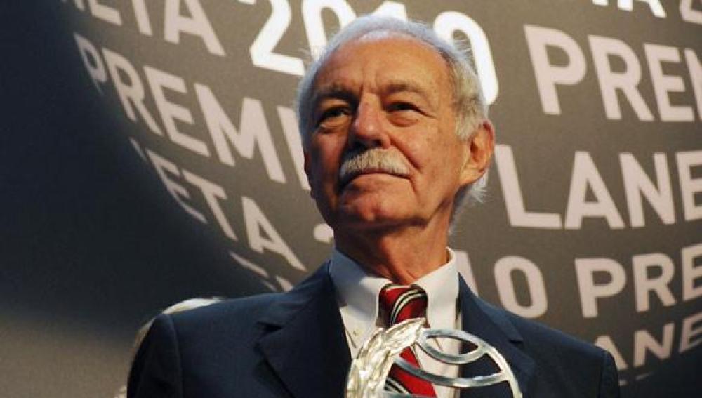Eduardo Mendoza recoge el Premio Planeta 2010