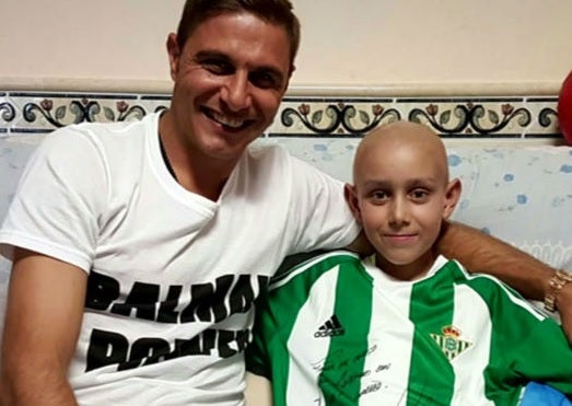 José Antonio Garrido Casado, el pequeño con leucemia, hará el saque de honor en el Recreativo-Granada B José Antonio Garrido Casado, el pequeño con leucemia, hará el saque de honor en el Recreativo-Granada B