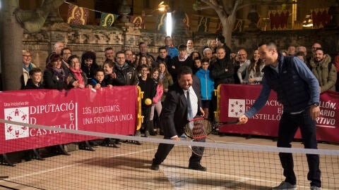 Roberto Bautista comparti&oacute; pista con el presidente Moliner.