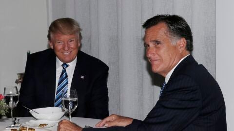 Romney, en su reuni&oacute;n con Trump el pasado 29 de noviembre.