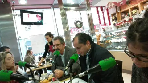 Jose María Corujo y Miguel Lago Desayuno informativo en Pontevedra en la Onda