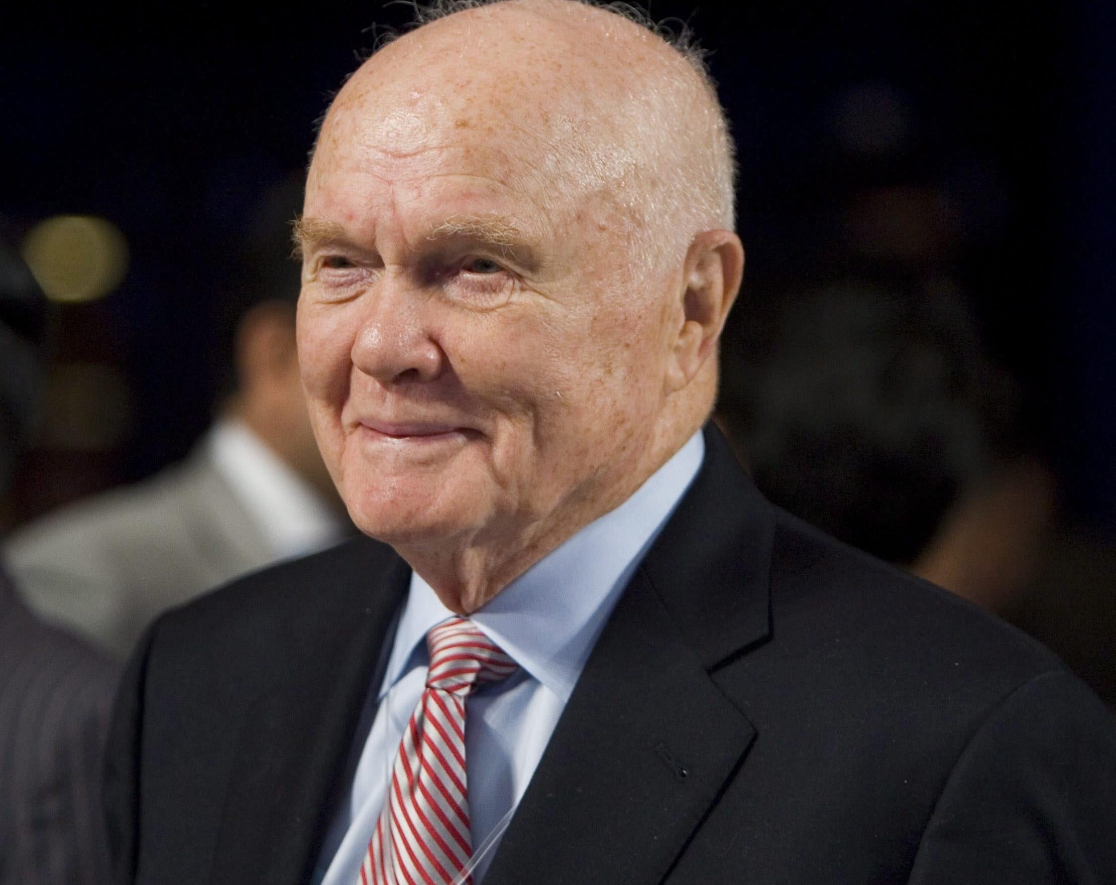 Muere John Glenn, el primer estadounidense en orbitar alrededor de la Tierra Muere John Glenn, el primer estadounidense en orbitar alrededor de la Tierra