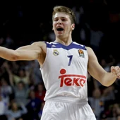 Luka Doncic celebrando la victoria del Madrid Luka Doncic celebrando la victoria del Madrid