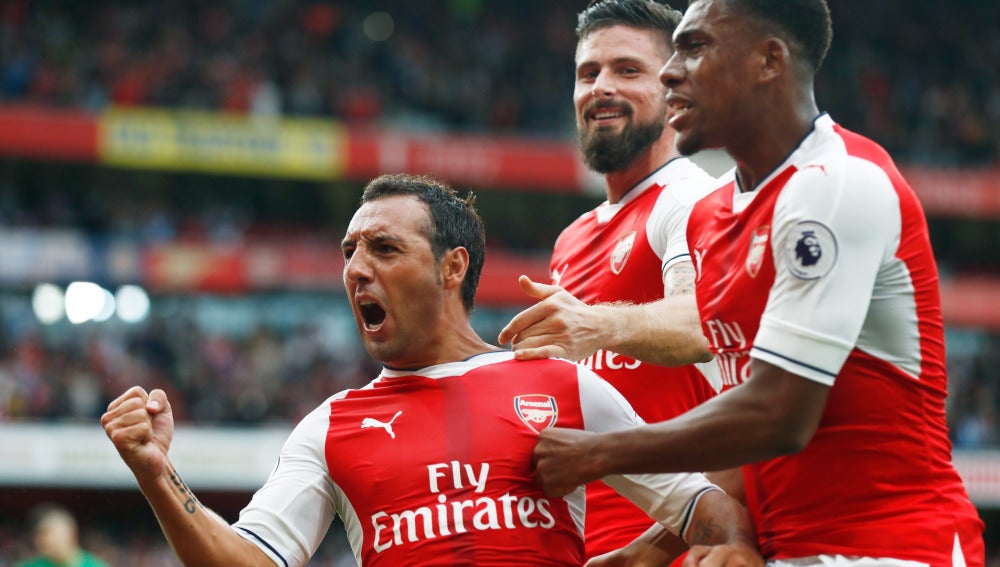 Santi Cazorla celebra un gol con el Arsenal