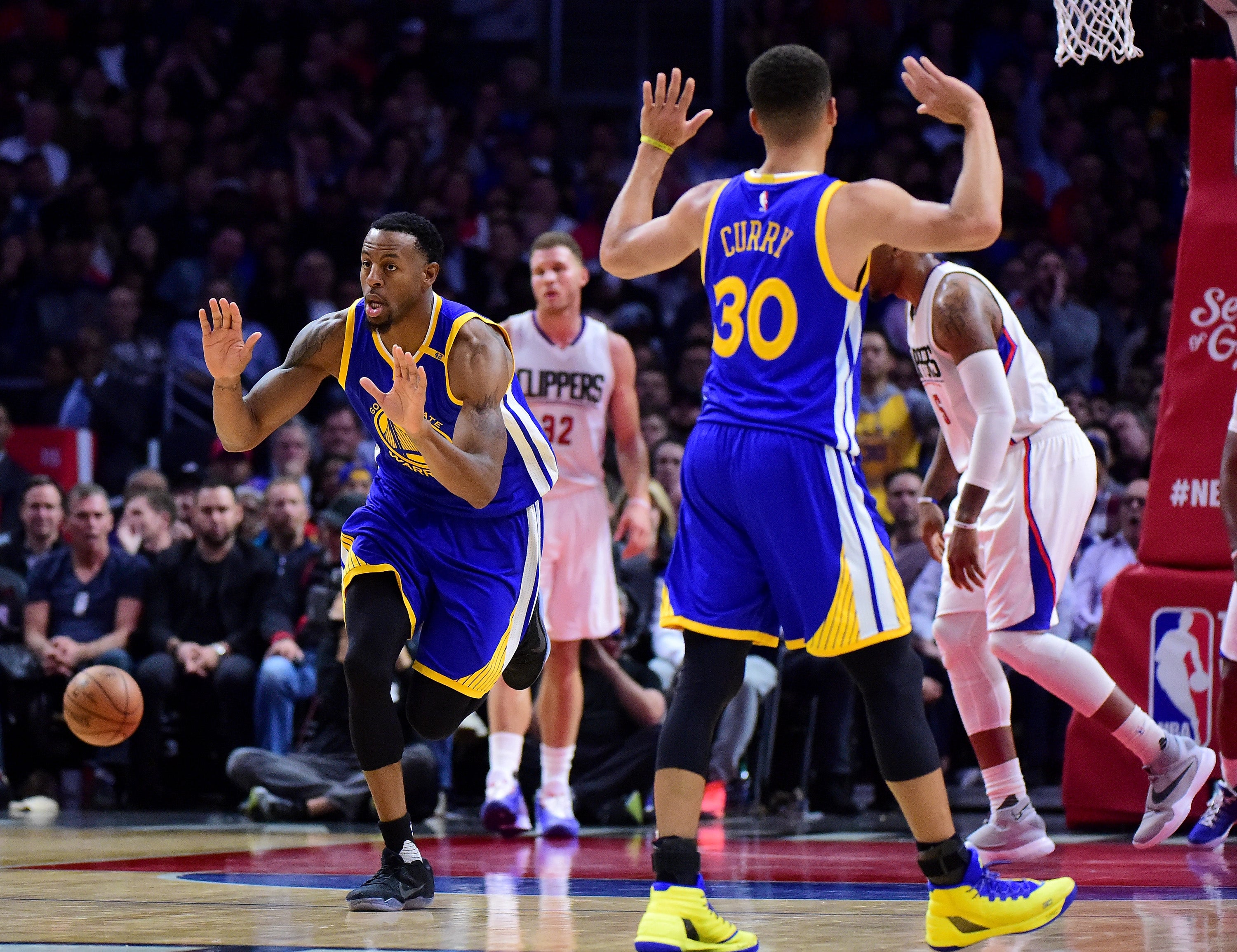 Los Warriors no tienen piedad de los Clippers Los Warriors no tienen piedad de los Clippers