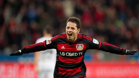 El delantero Chicharito Hern&aacute;ndez.