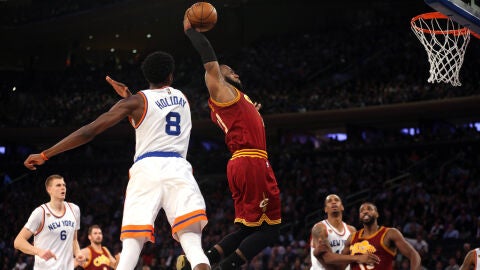 LeBron James, volando en el Madison Square Garden