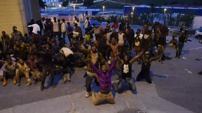 Marruecos arresta a 300 subsaharianos tras el asalto masivo a valla de Ceuta Marruecos arresta a 300 subsaharianos tras el asalto masivo a valla de Ceuta