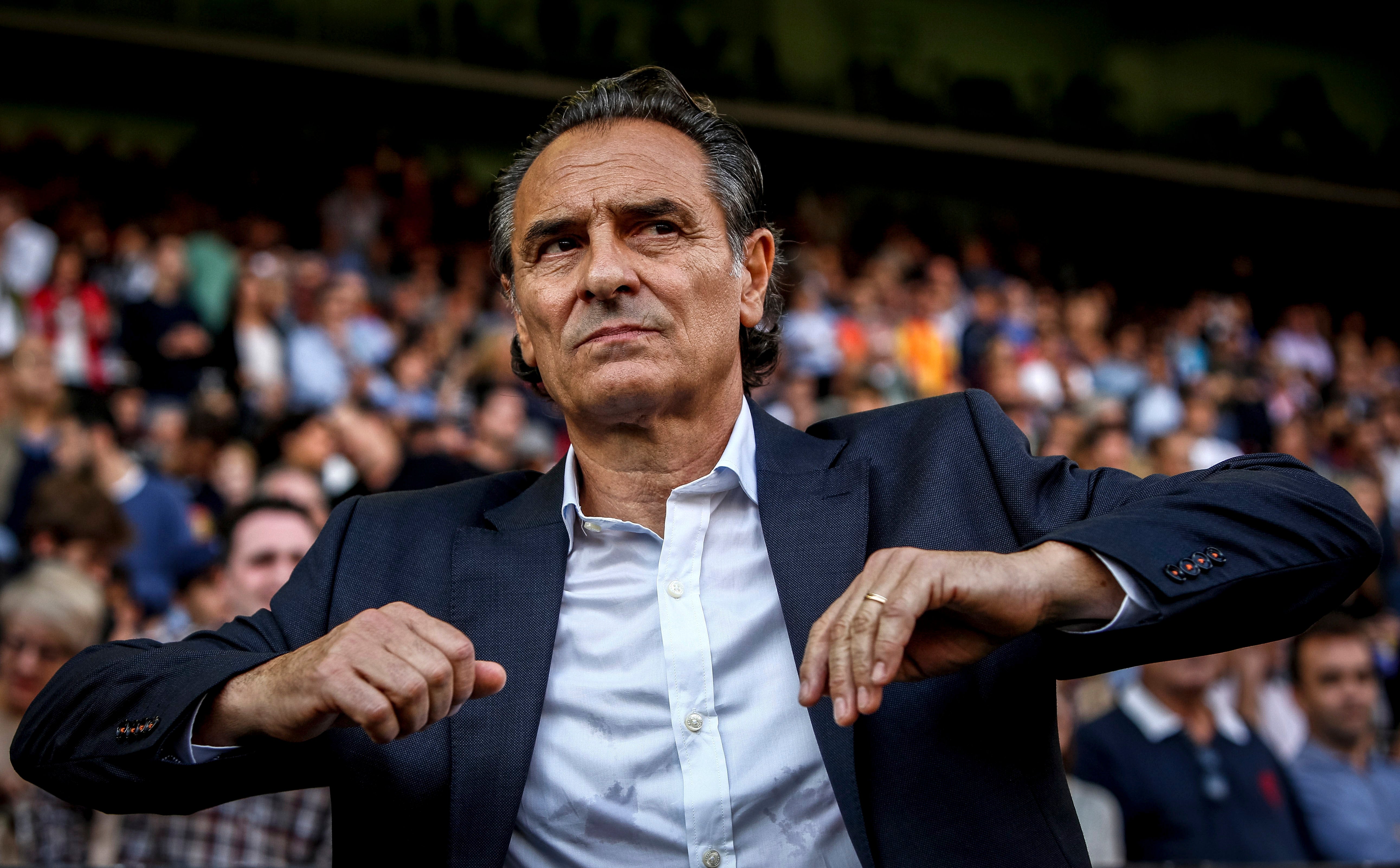 Prandelli cree que el vídeo de Parejo es una "chiquillada": "Los hombres deben mantener siempre una dignidad" Prandelli cree que el vídeo de Parejo es una "chiquillada": "Los hombres deben mantener siempre una dignidad"