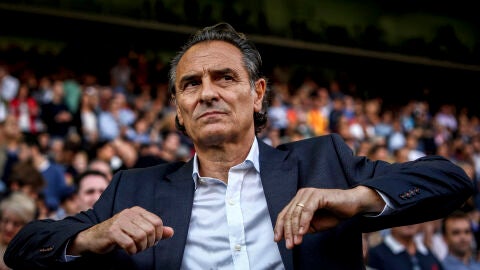 Cesare Prandelli, durante un encuentro con el Valencia
