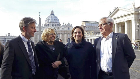 Manuela Carmena y Ada Colau, en Roma