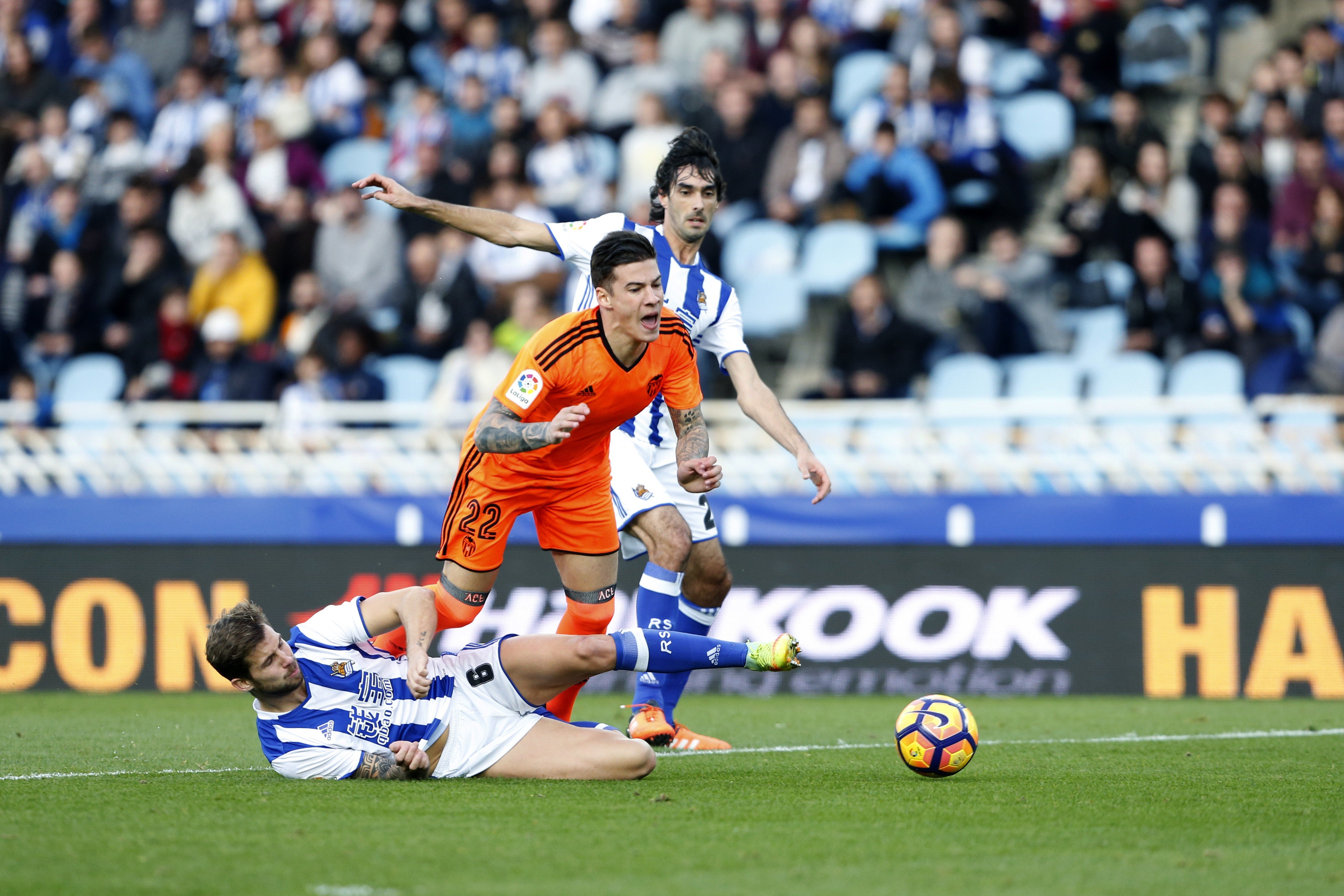 Santi Mina: "Hay que poner más cojones porque nos vamos a la mierda" Santi Mina: "Hay que poner más cojones porque nos vamos a la mierda"